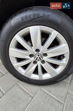 Универсал Volkswagen Passat 2012 в 