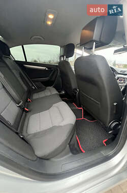 Седан Volkswagen Passat 2011 в Дубно