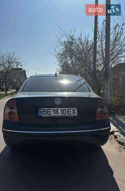 Седан Volkswagen Passat 2003 в 
