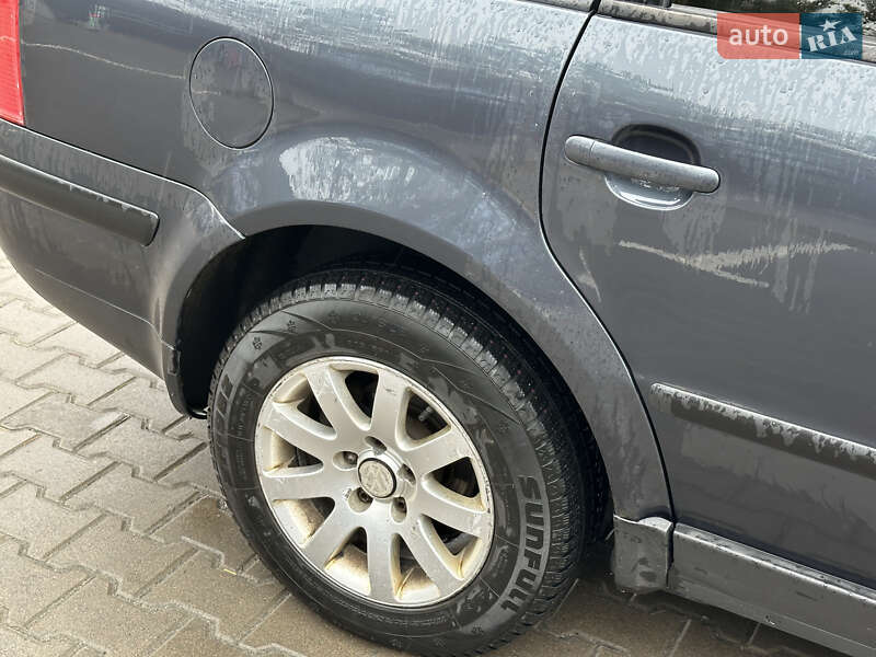 Универсал Volkswagen Passat 2002 в Ровно