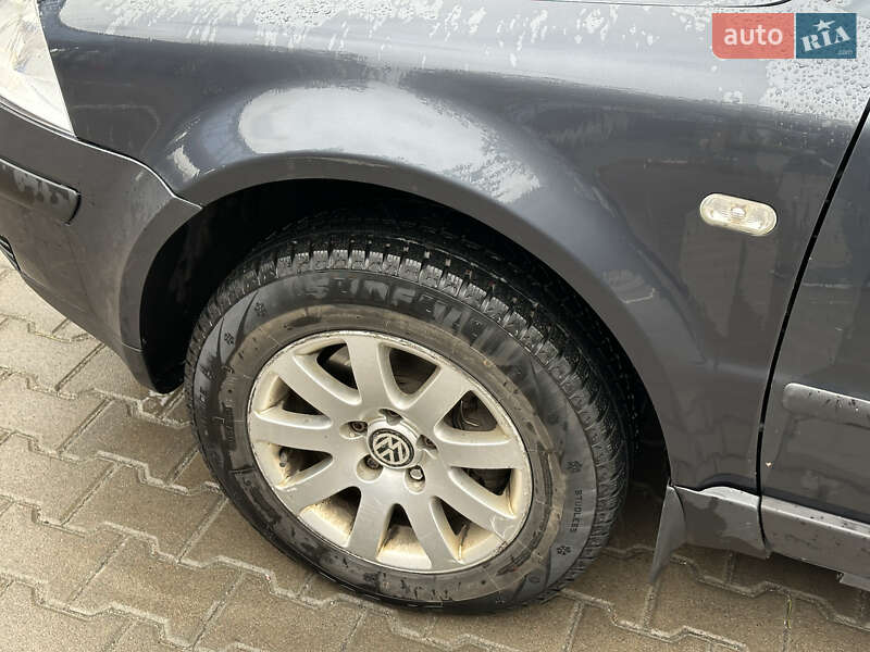 Универсал Volkswagen Passat 2002 в Ровно