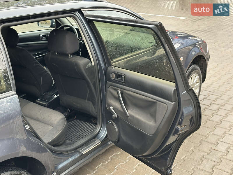 Универсал Volkswagen Passat 2002 в Ровно