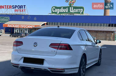 Седан Volkswagen Passat 2017 в 