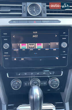 Седан Volkswagen Passat 2017 в 