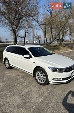 Универсал Volkswagen Passat 2015 в 