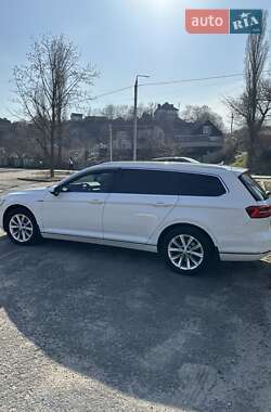 Универсал Volkswagen Passat 2015 в 