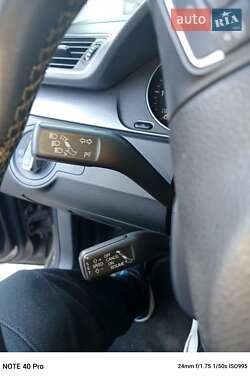 Універсал Volkswagen Passat 2012 в 