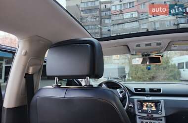 Універсал Volkswagen Passat 2012 в 