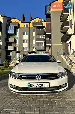 Универсал Volkswagen Passat 2015 в 