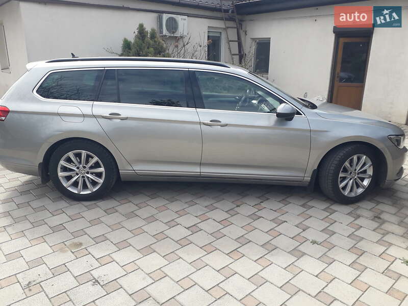 Універсал Volkswagen Passat 2015 в Миколаєві