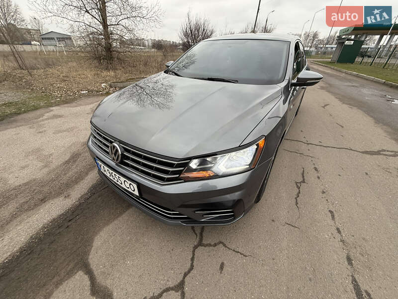 Седан Volkswagen Passat 2017 в Черкассах