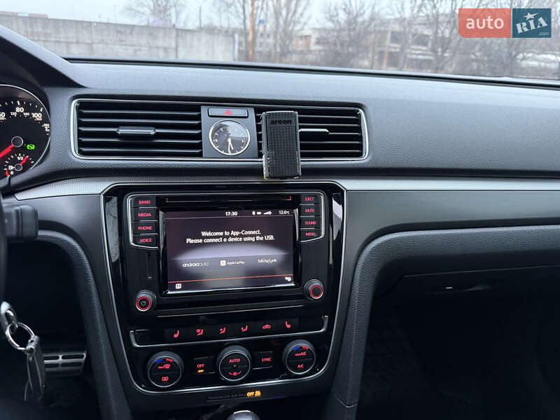 Седан Volkswagen Passat 2017 в Черкассах