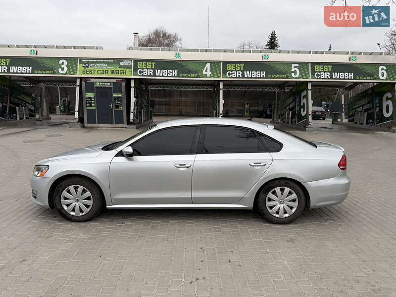 Седан Volkswagen Passat 2013 в Кропивницькому