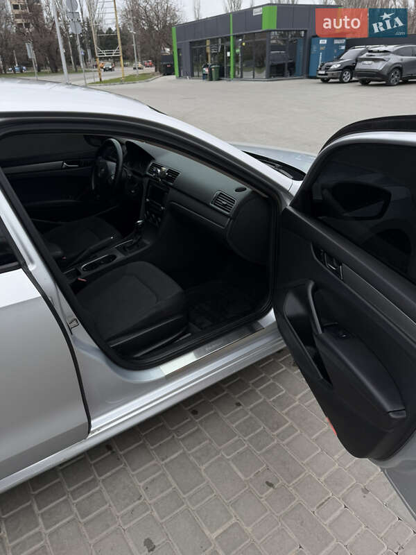 Седан Volkswagen Passat 2013 в Кропивницькому