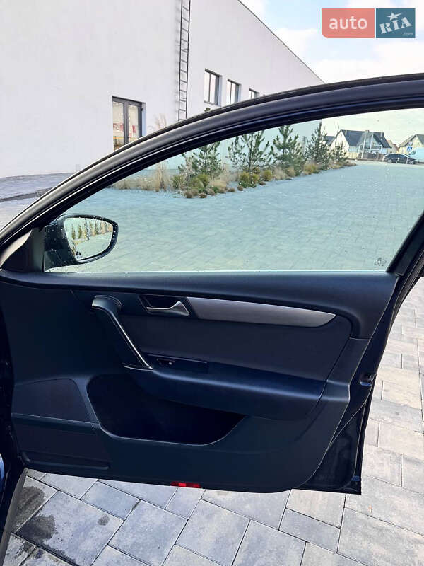 Универсал Volkswagen Passat 2011 в Луцке