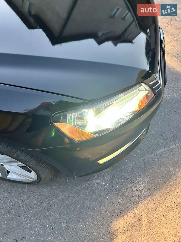 Седан Volkswagen Passat 2015 в Тернополе