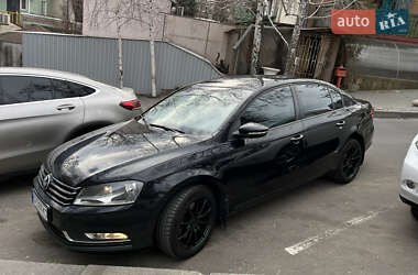 Седан Volkswagen Passat 2011 в Одессе
