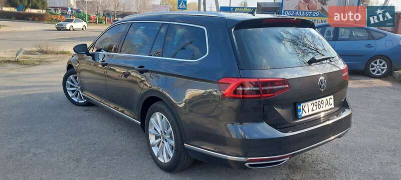 Универсал Volkswagen Passat 2017 в Вишневом