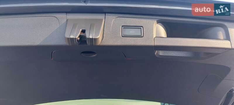 Универсал Volkswagen Passat 2017 в Вишневом