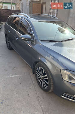 Універсал Volkswagen Passat 2012 в 