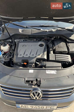 Універсал Volkswagen Passat 2012 в 