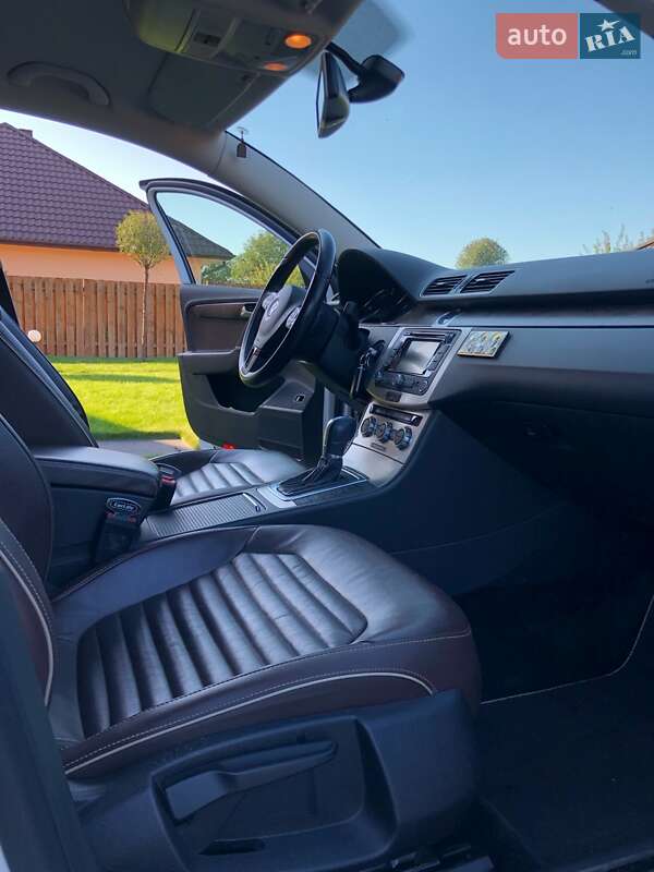 Седан Volkswagen Passat 2013 в Луцке