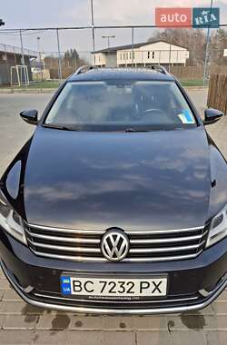 Універсал Volkswagen Passat 2011 в 