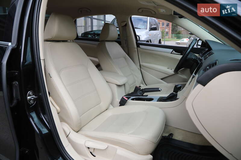 Седан Volkswagen Passat 2012 в Харькове