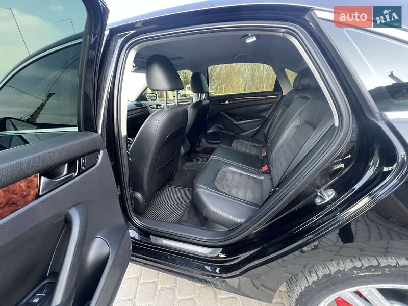 Седан Volkswagen Passat 2012 в Виннице