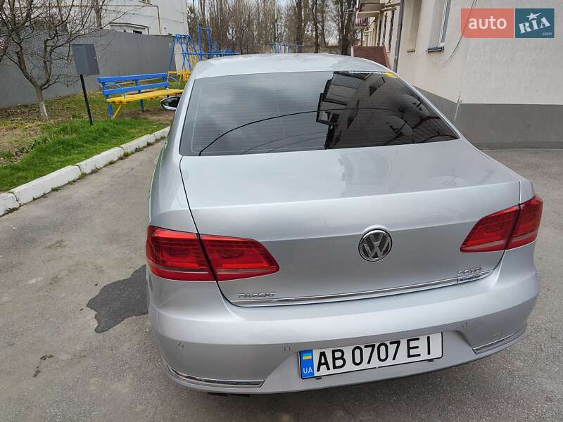 Седан Volkswagen Passat 2011 в Виннице