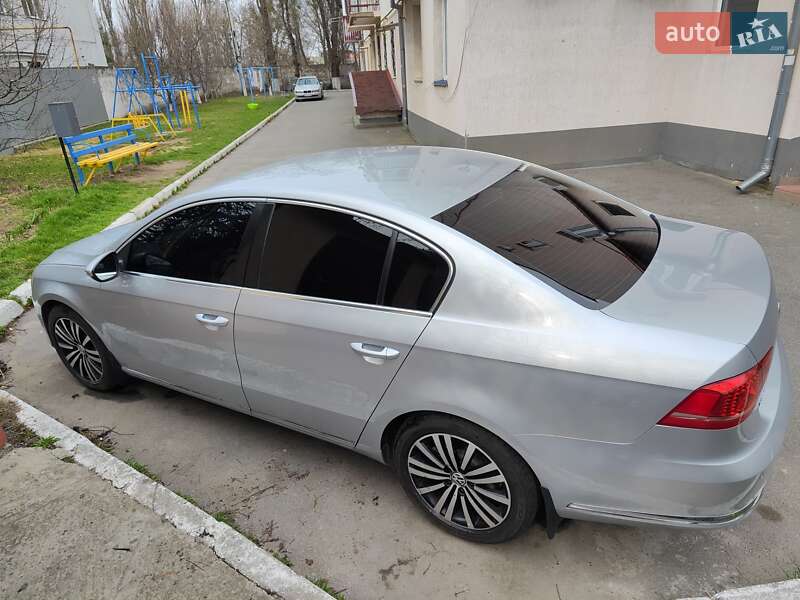 Седан Volkswagen Passat 2011 в 