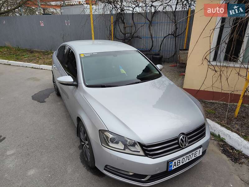 Седан Volkswagen Passat 2011 в Виннице