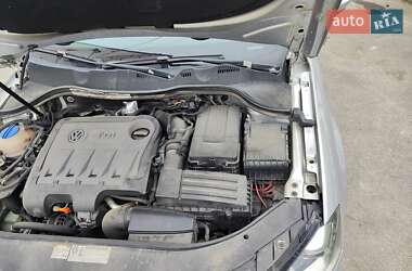Седан Volkswagen Passat 2011 в 