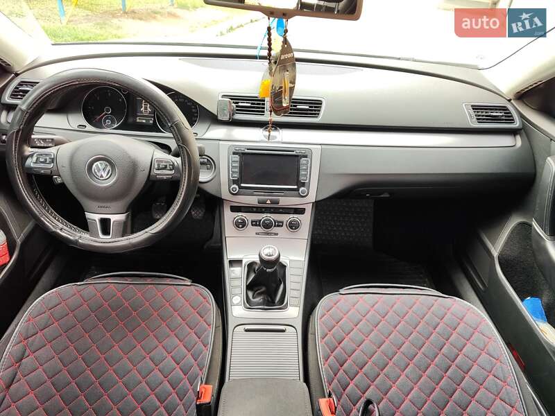 Седан Volkswagen Passat 2011 в Виннице