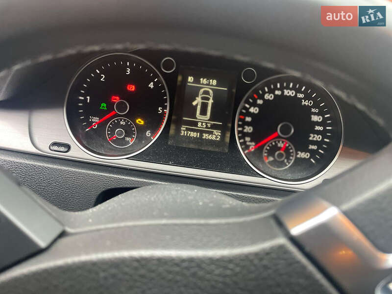 Універсал Volkswagen Passat 2013 в Луцьку