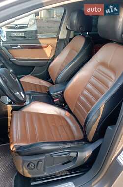 Универсал Volkswagen Passat 2011 в 