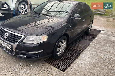 Седан Volkswagen Passat 2005 в 