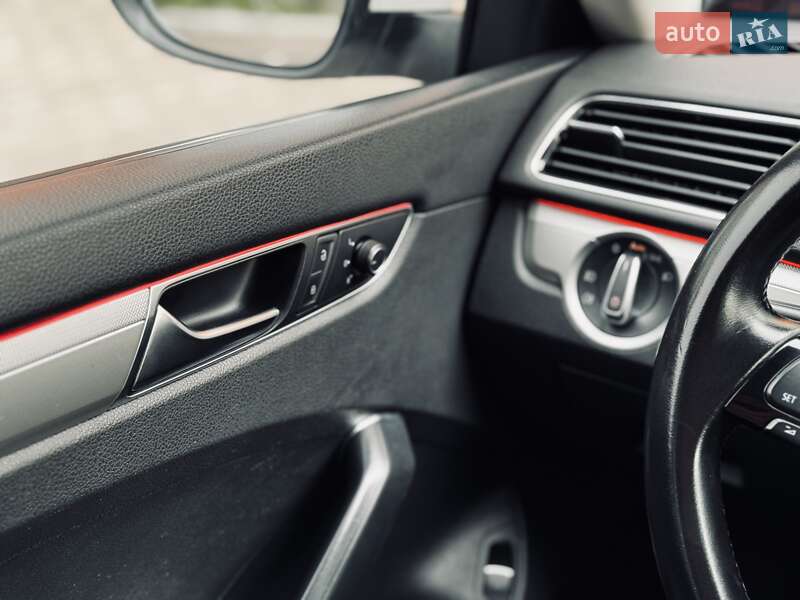 Седан Volkswagen Passat 2016 в Одессе