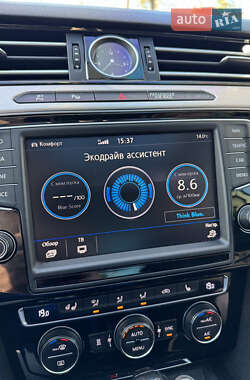 Седан Volkswagen Passat 2015 в 