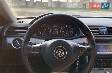 Седан Volkswagen Passat 2013 в 
