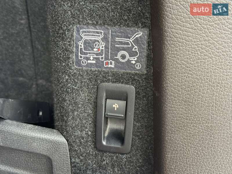 Универсал Volkswagen Passat 2012 в Хусте