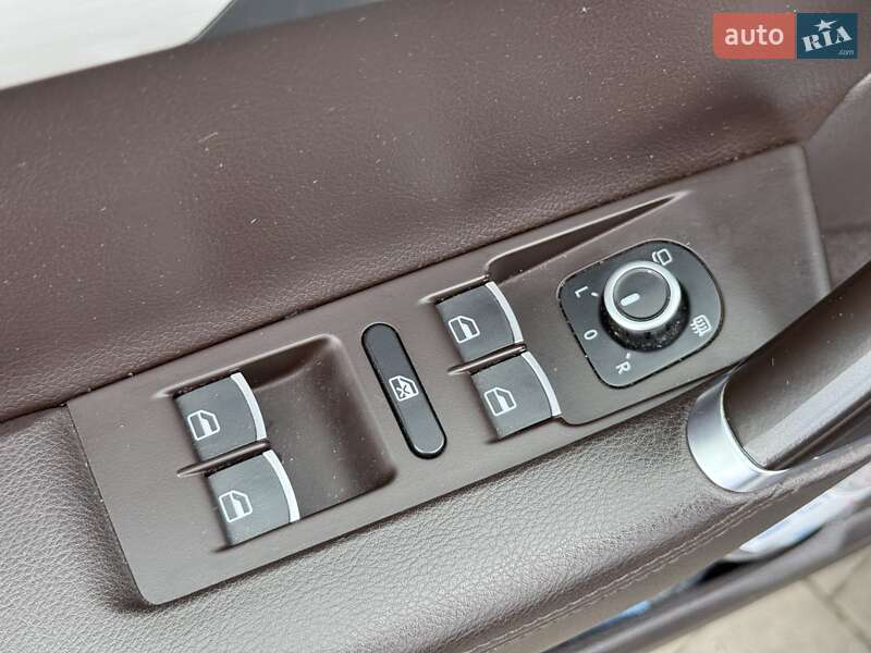 Универсал Volkswagen Passat 2012 в Хусте