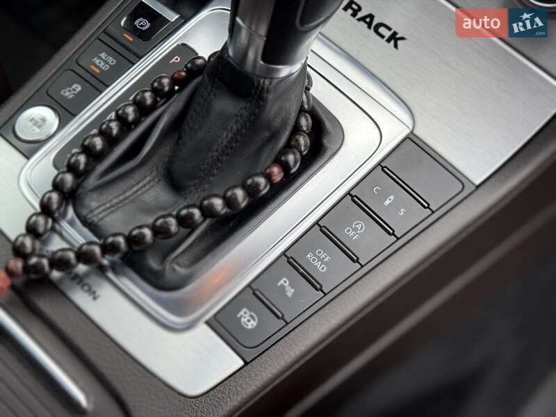 Универсал Volkswagen Passat 2012 в Хусте