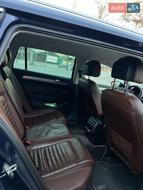 Универсал Volkswagen Passat 2015 в Вараше