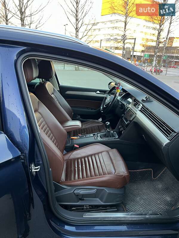 Универсал Volkswagen Passat 2015 в Вараше