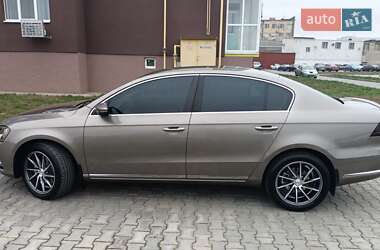 Седан Volkswagen Passat 2011 в 