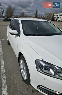 Седан Volkswagen Passat 2014 в 