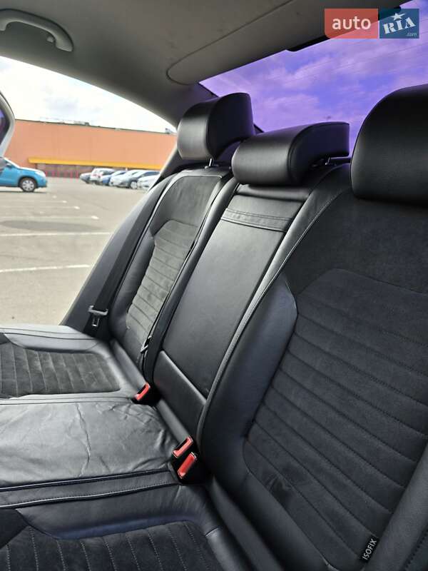 Седан Volkswagen Passat 2014 в Киеве