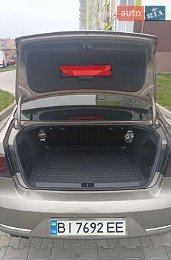 Седан Volkswagen Passat 2011 в 