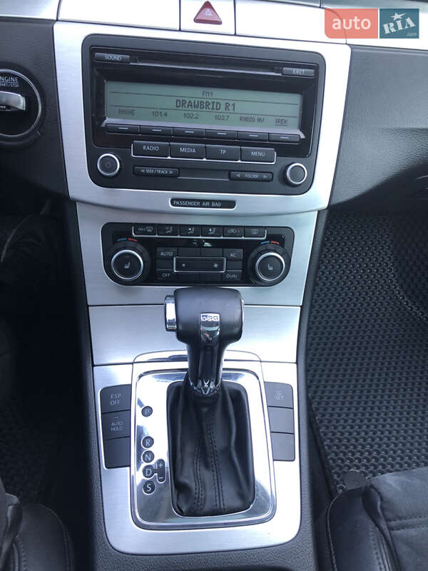 Универсал Volkswagen Passat 2010 в Ровно